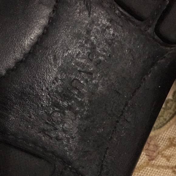 Authentic used LV men leather shoes - Picture 10 of 12